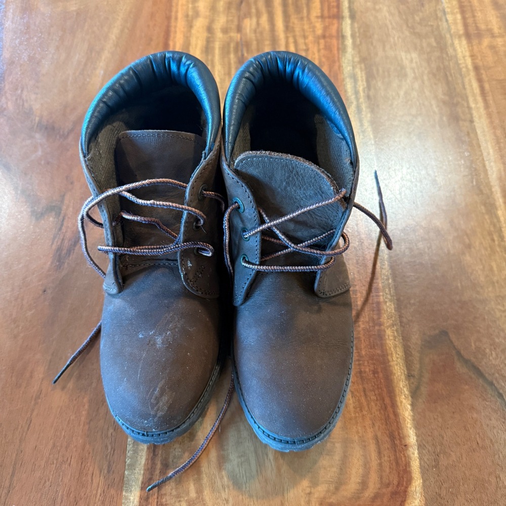 Timberland Women's Brown Chukka Lace Up Ankle Boot Size 7W